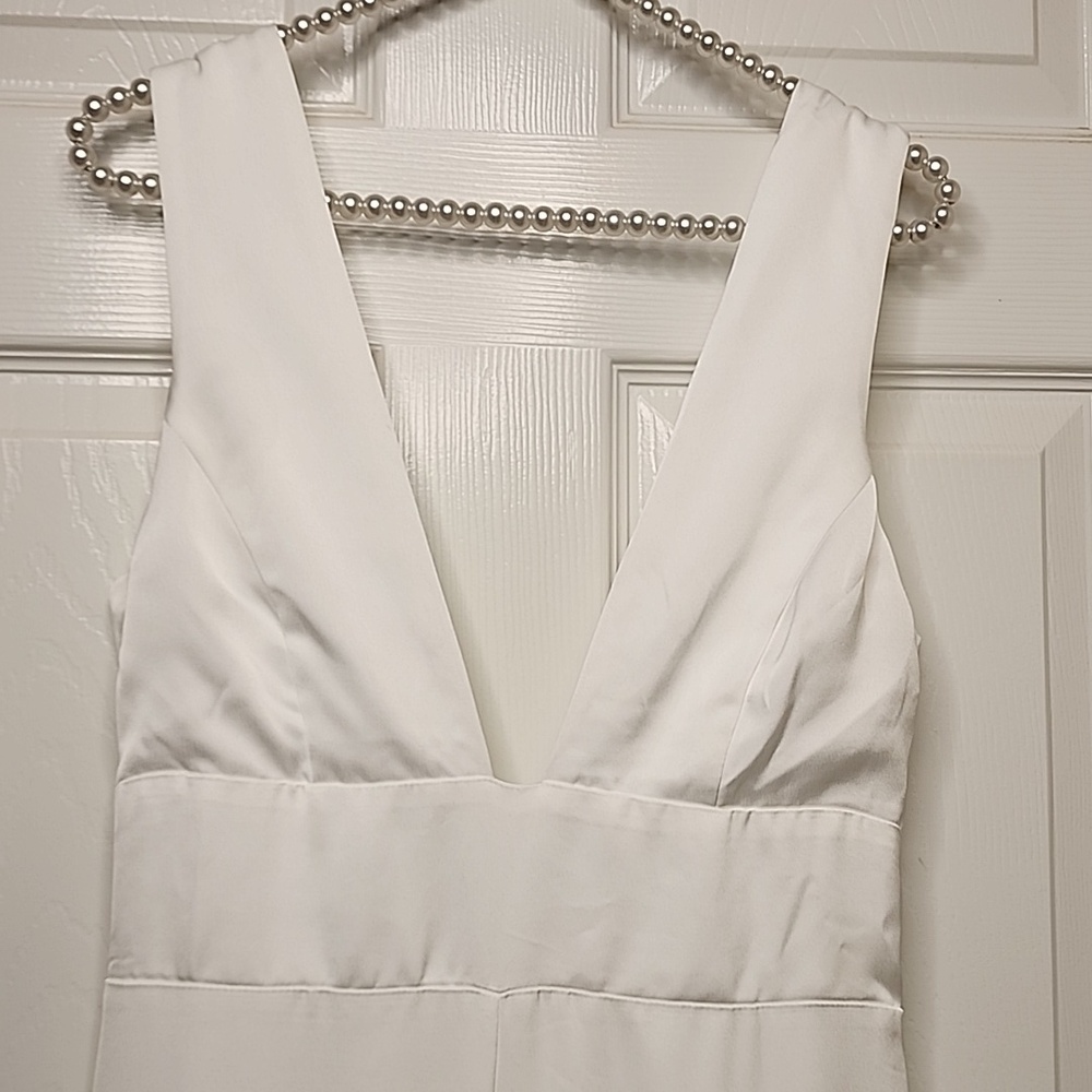 Lulus Ultimate Allure Ivory Satin Wide Leg Sleevless Plung V-Neck Jumpsuit - Picture 4 of 16